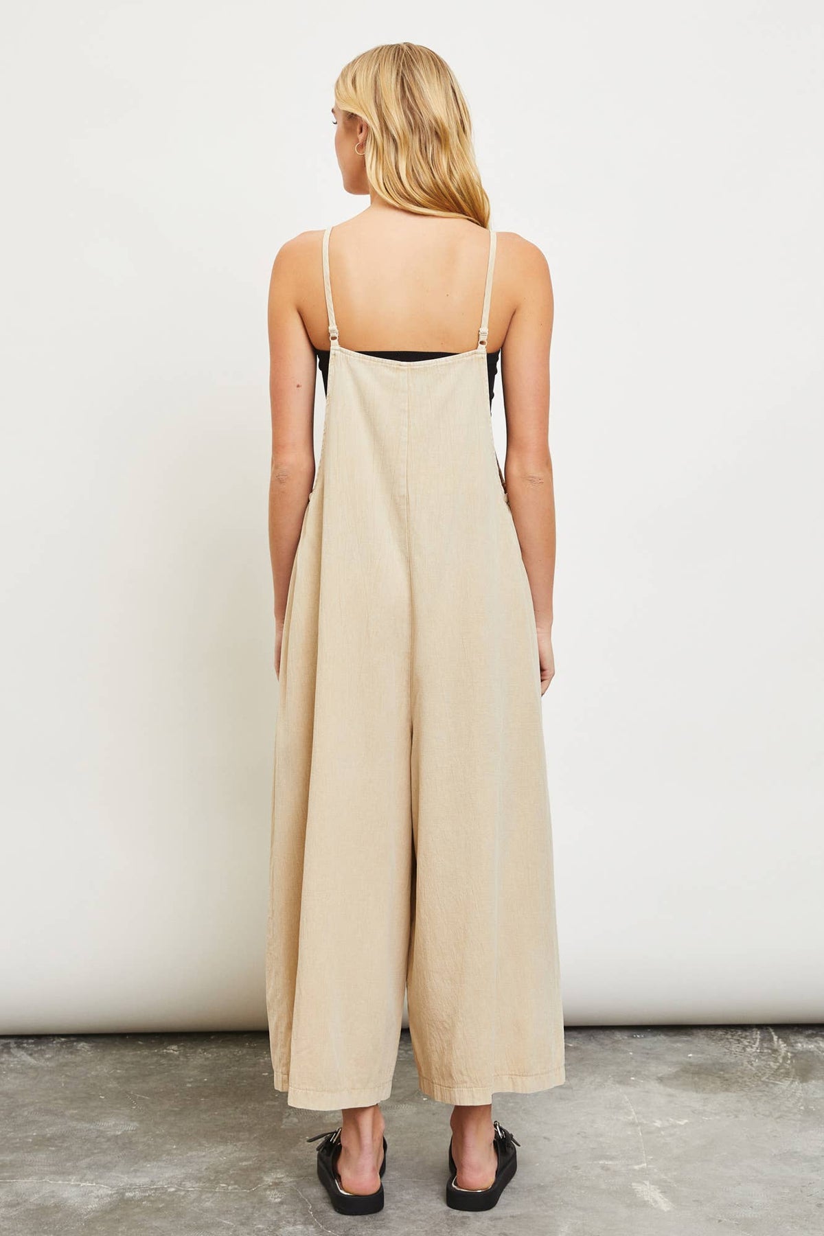 Wide-Leg Pocket Detail Overall Jumpsuit